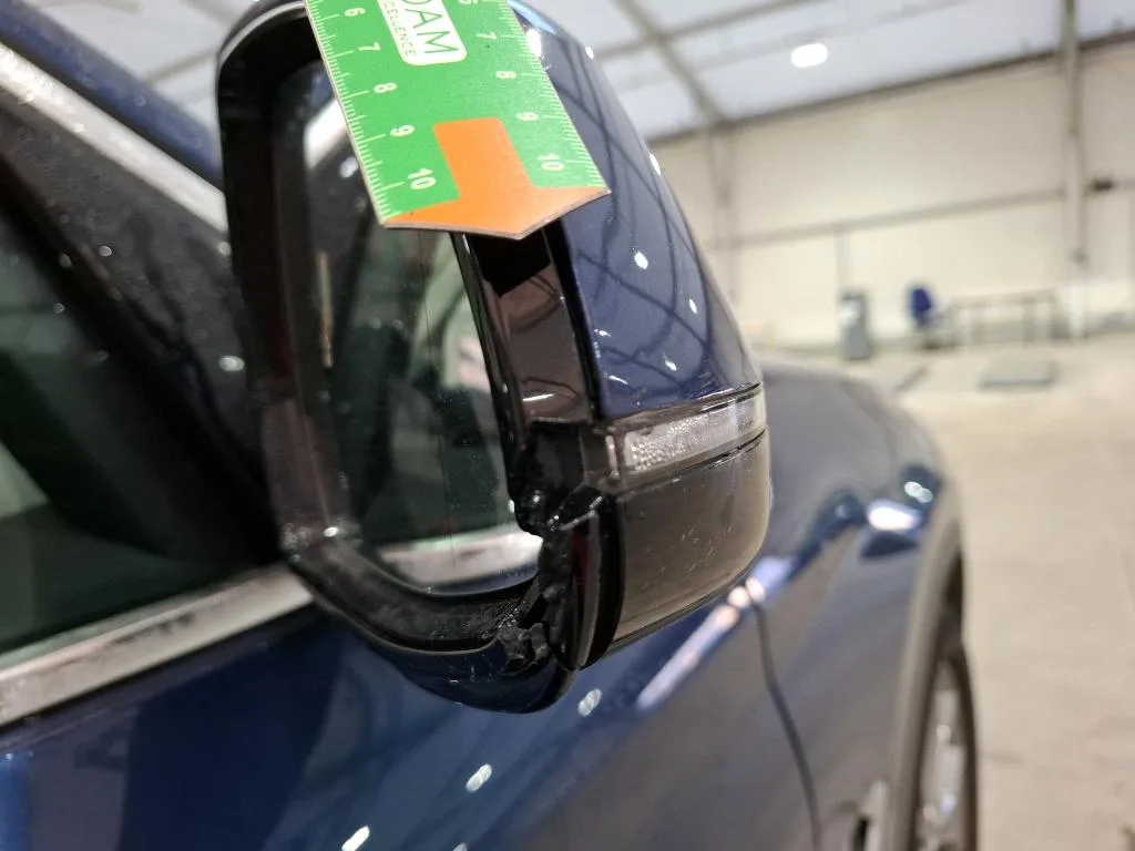 BMW X3 — Base do retrovisor exterior direito