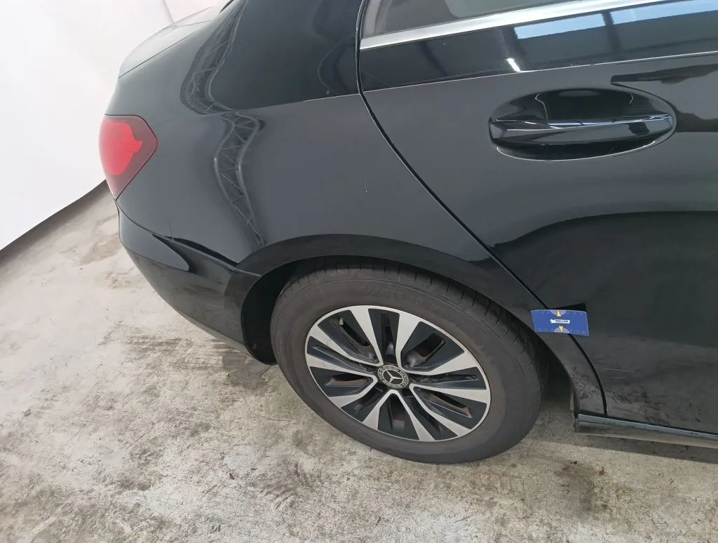 Mercedes-Benz A — Guarda-lamas traseiro direito
