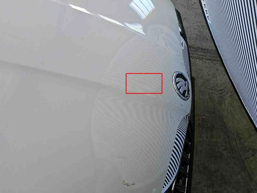 Skoda Superb — Capô