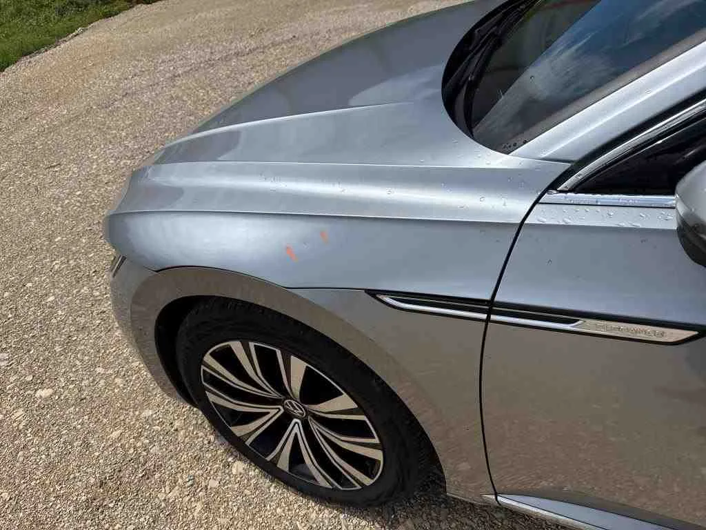 Volkswagen Arteon — Capô