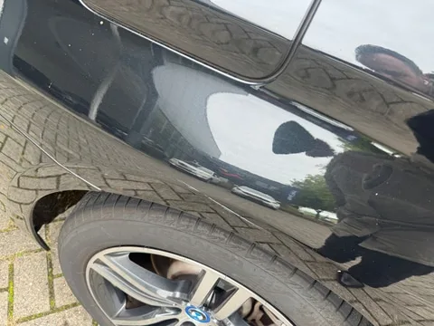 BMW 5 Series — Traseira direita (exterior)