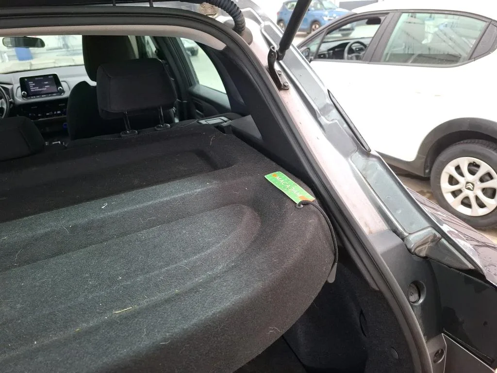 Nissan Qashqai — Vedante da tampa da mala