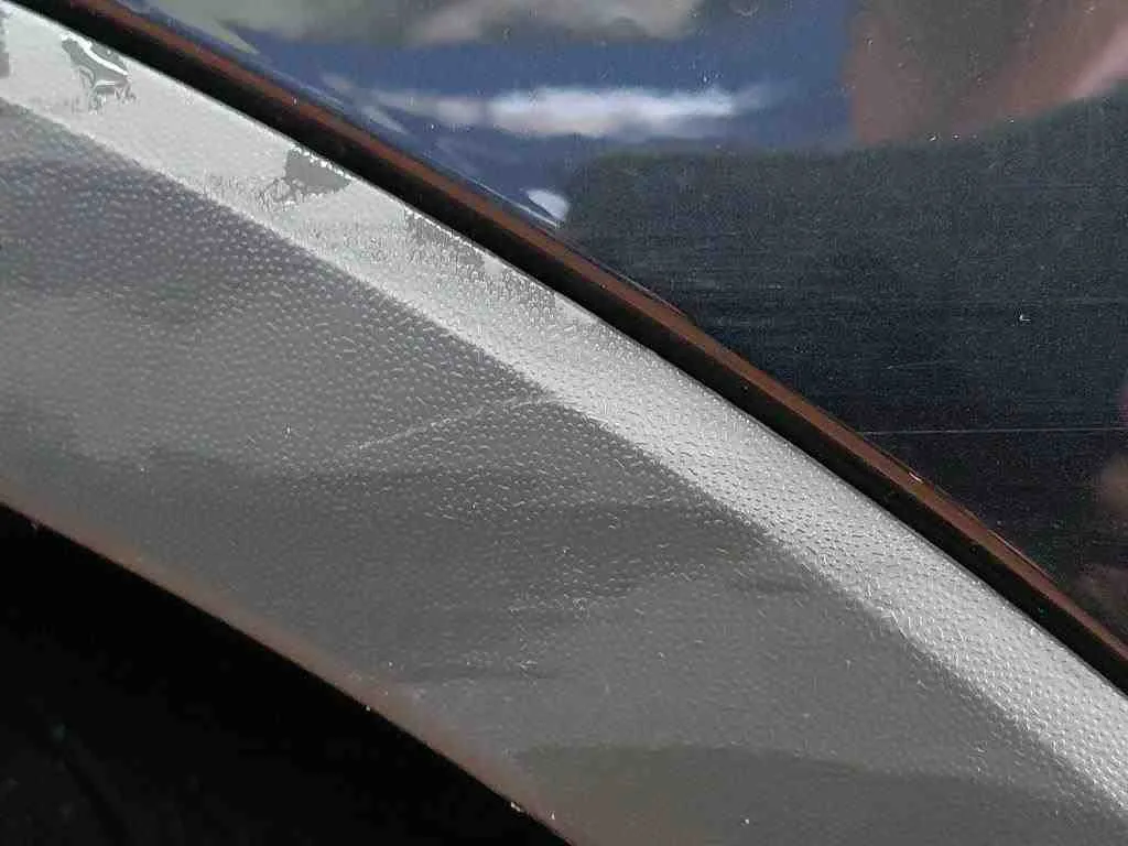 Volkswagen Tiguan — Guarda-lamas dianteiro esquerdo