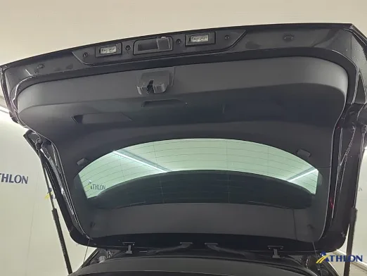 Cupra Formentor — Revestimento da tampa traseira