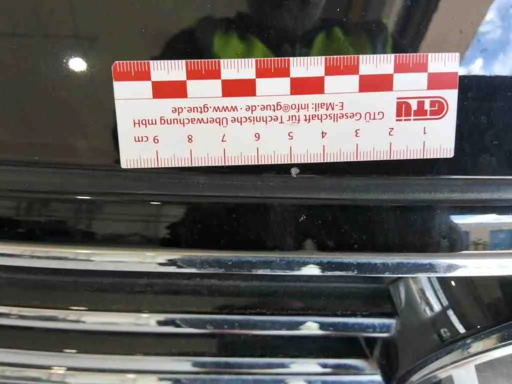 Volkswagen Passat — Capô