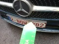 Mercedes-Benz A — Suporte da matrícula dianteiro