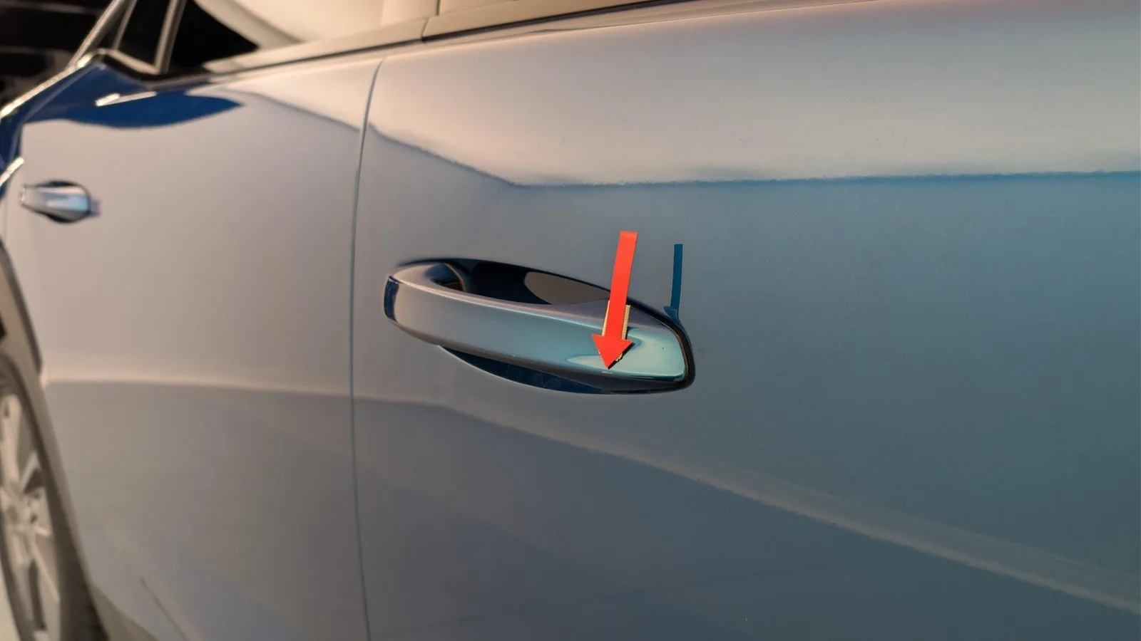 Peugeot 408 — Porta dianteira
