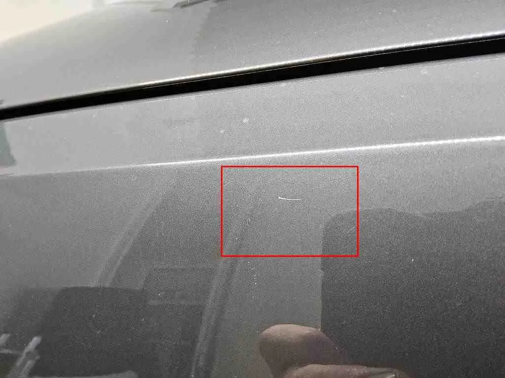 Audi A4 — Guarda-lamas dianteiro esquerdo
