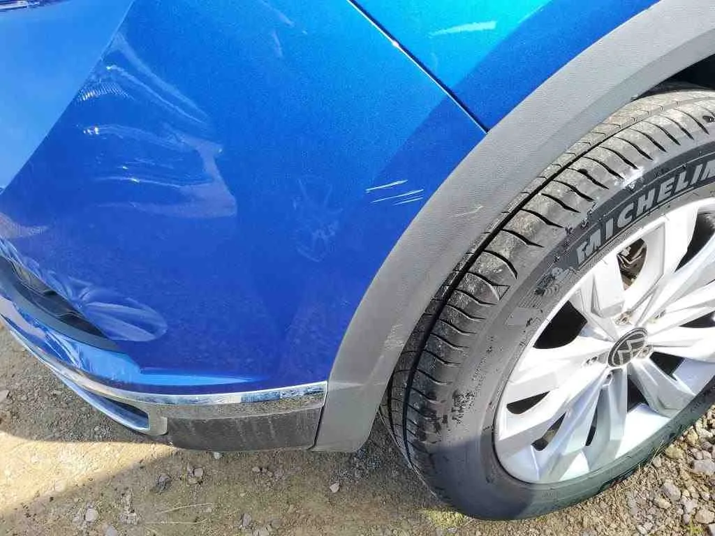Volkswagen T-ROC — Canto do para-choques traseiro direito