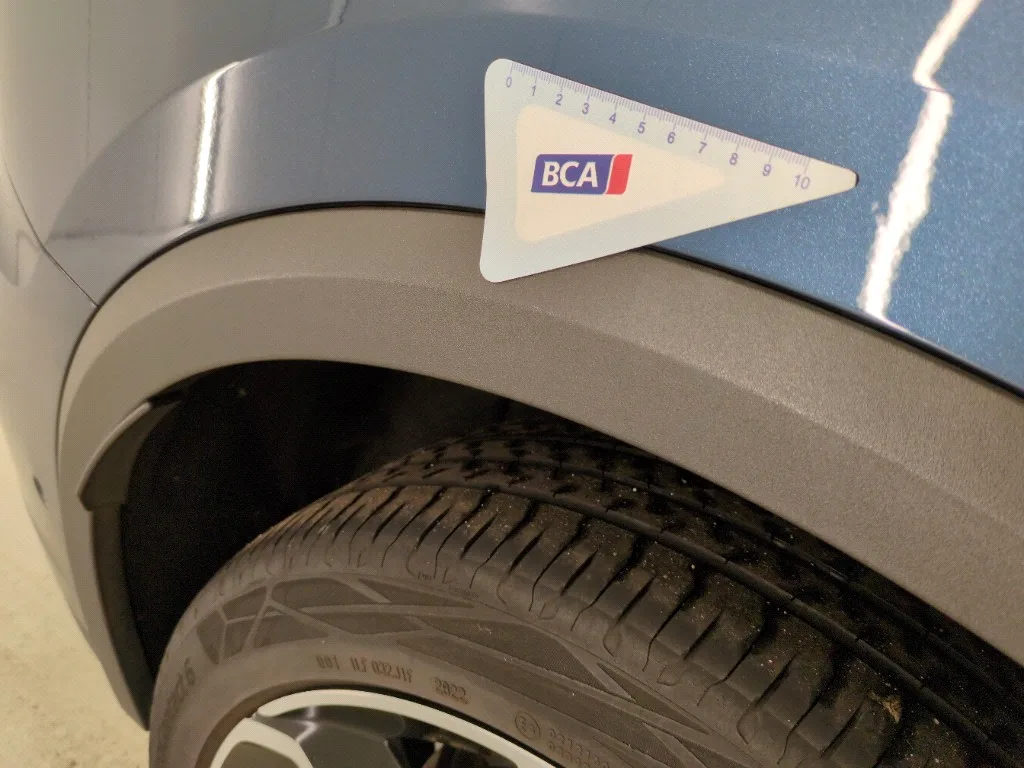 Lynk&Co 01 — Guarda-lamas traseiro direito