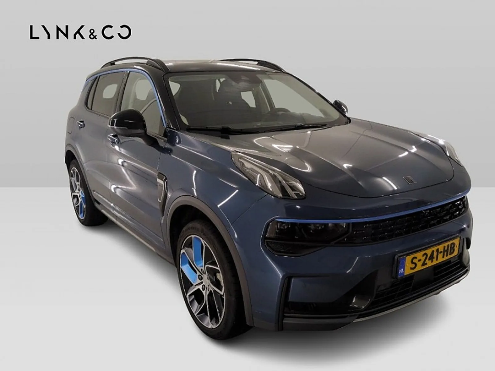 Lynk&Co 01