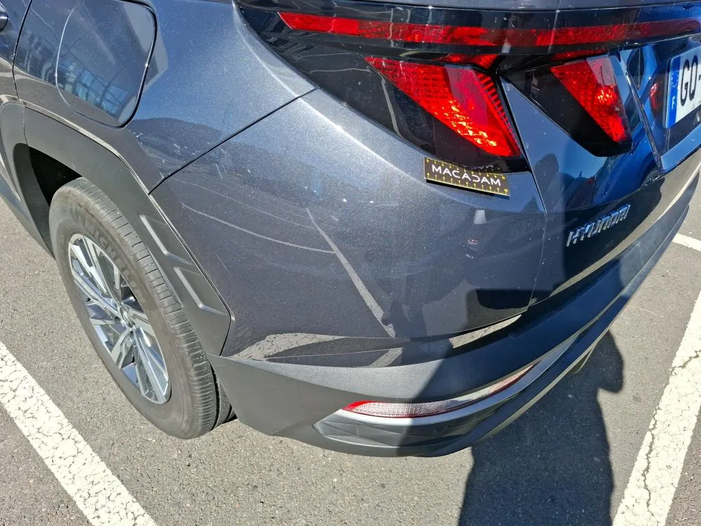 Hyundai Tucson — Canto do para-choques traseiro esquerdo