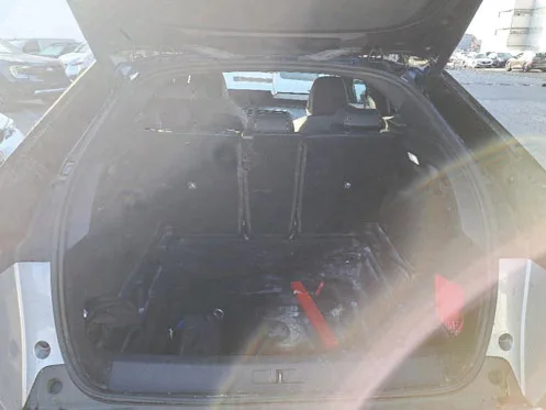 Peugeot 3008 — Platina da bagageira