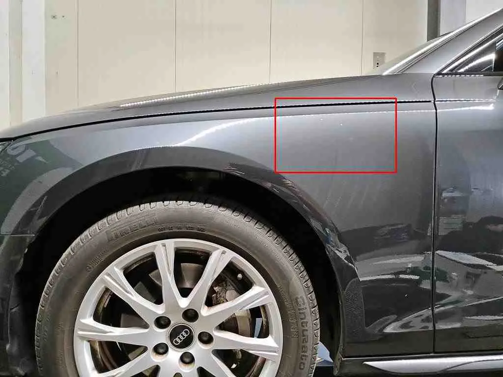 Audi A4 — Guarda-lamas dianteiro esquerdo
