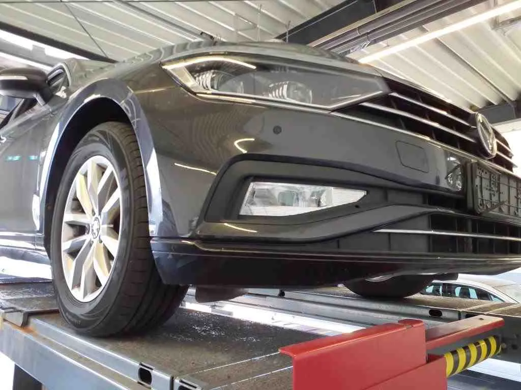 Volkswagen Passat — Para-choques dianteiro
