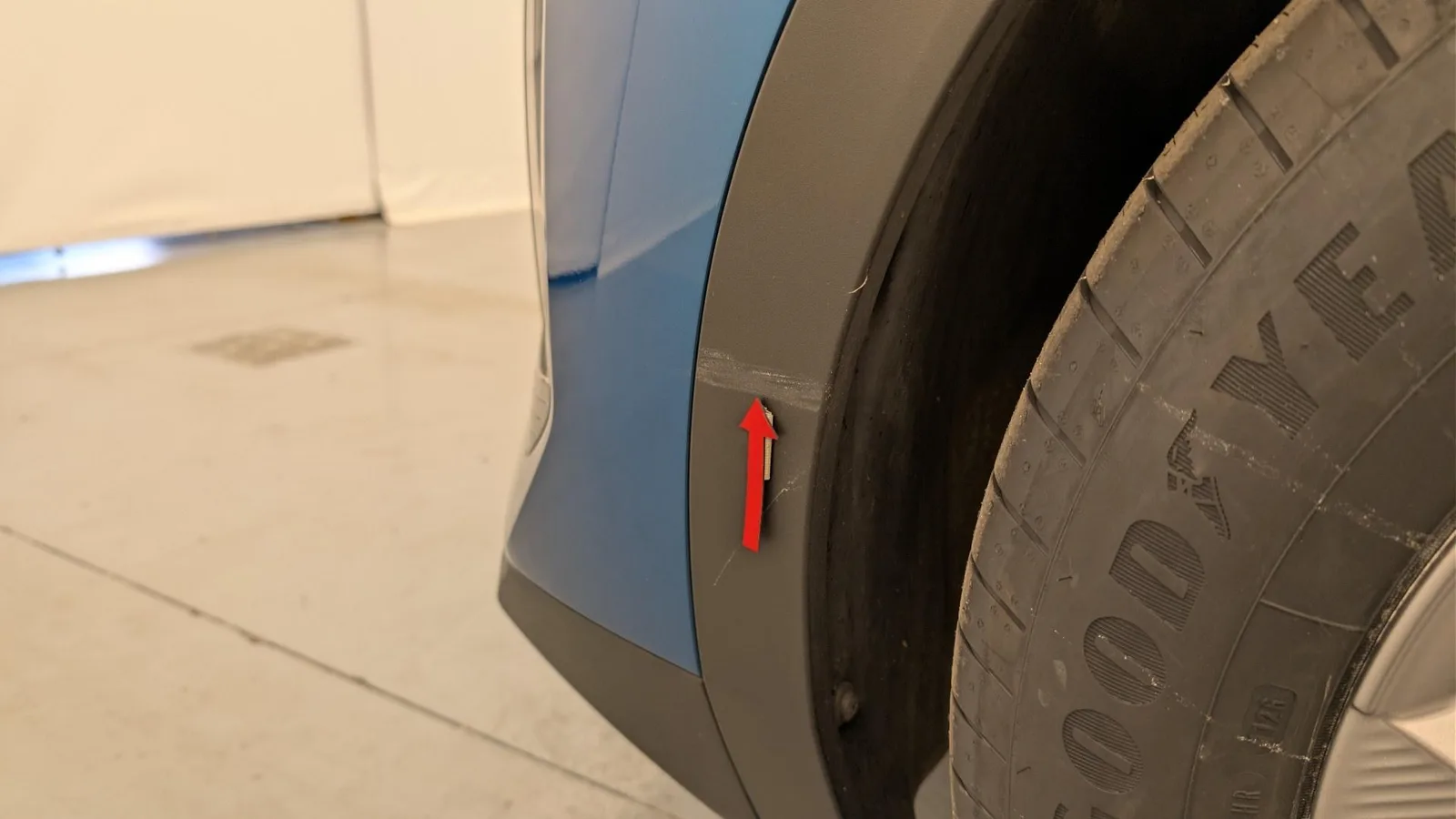 Peugeot 408 — Guarda-lamas dianteiro