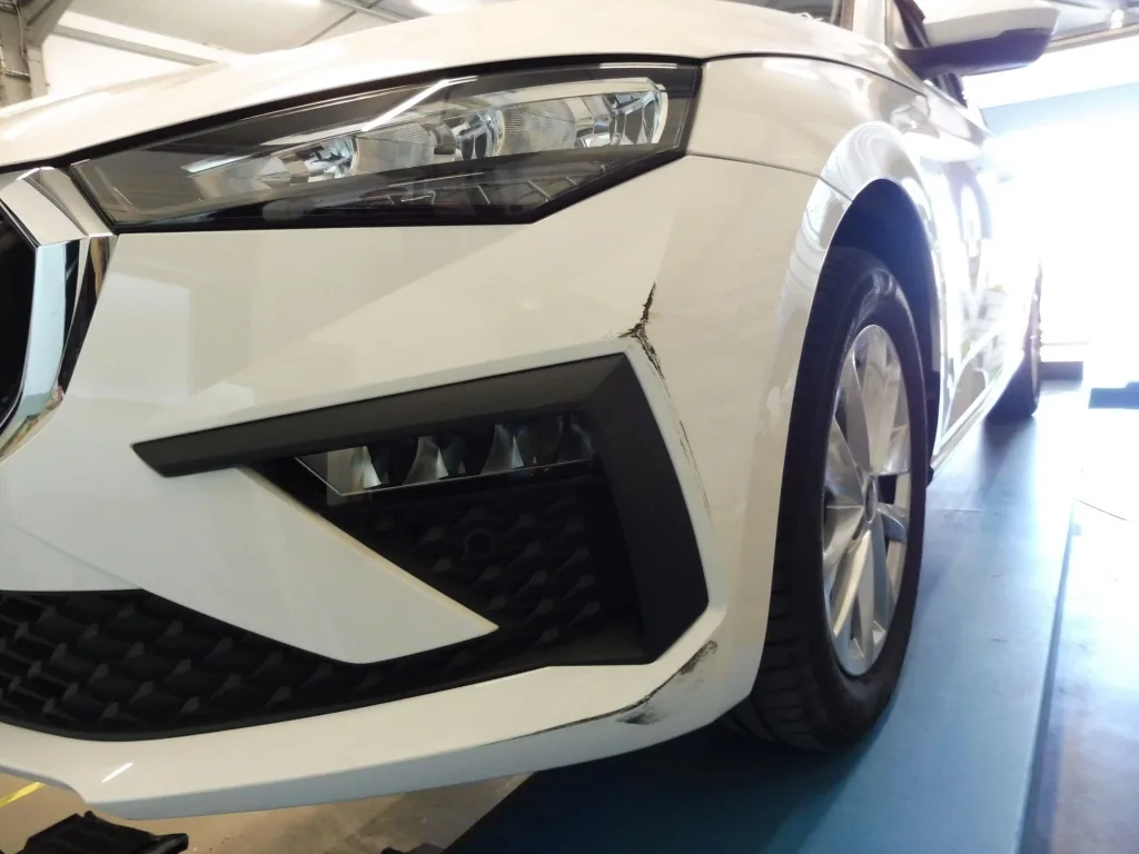 Skoda Scala — Para-choques dianteiro, lado direito