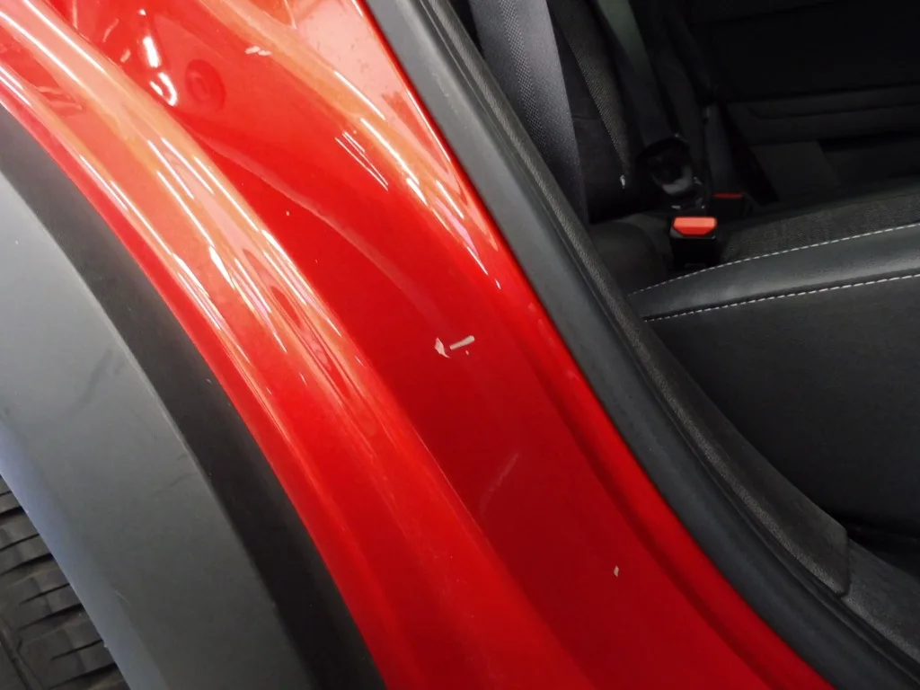 Renault Captur — Lateral traseira, zona do passa-rodas