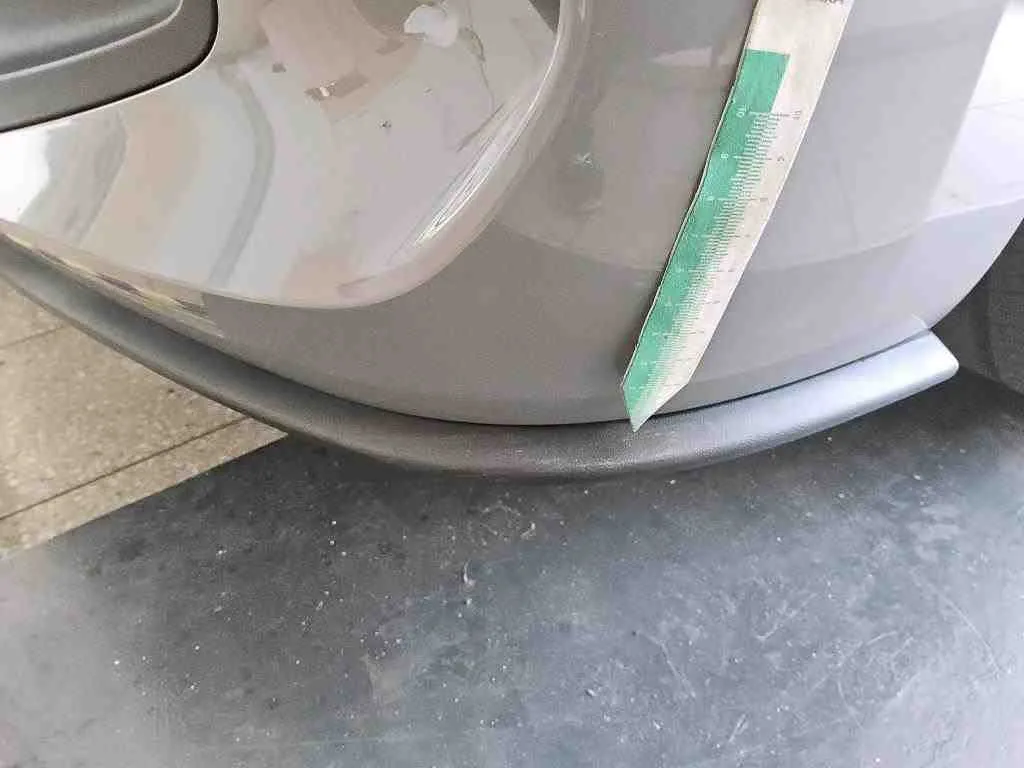 Volkswagen ID.3 — Spoiler dianteiro esquerdo