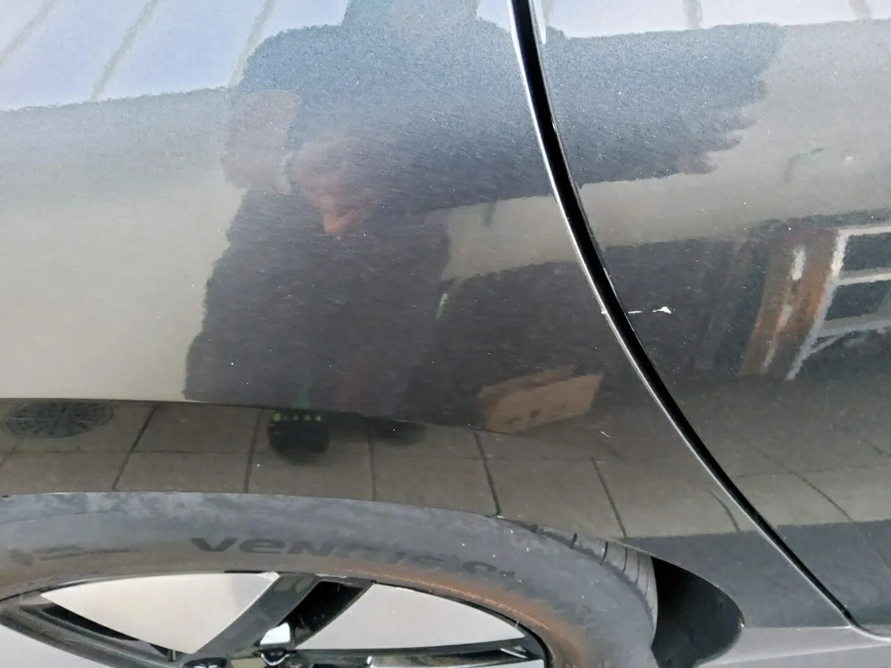 Hyundai Ioniq 6 — Painel lateral direito