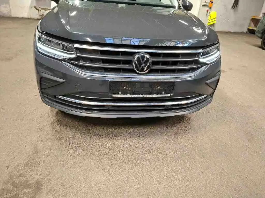 Volkswagen Tiguan — Spoiler dianteiro