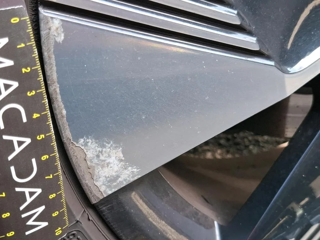 Renault Megane E-Tech — Jante traseira esquerda