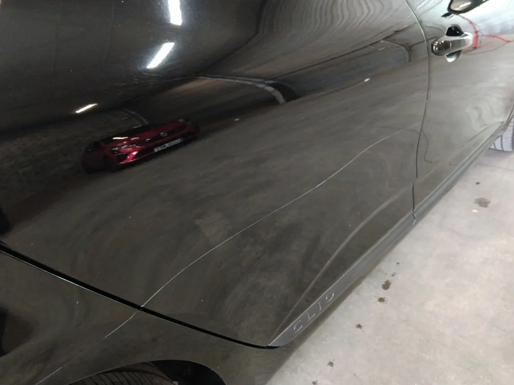 Renault Clio — Porta traseira