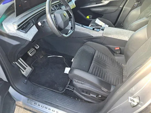 Peugeot 3008 — Interior