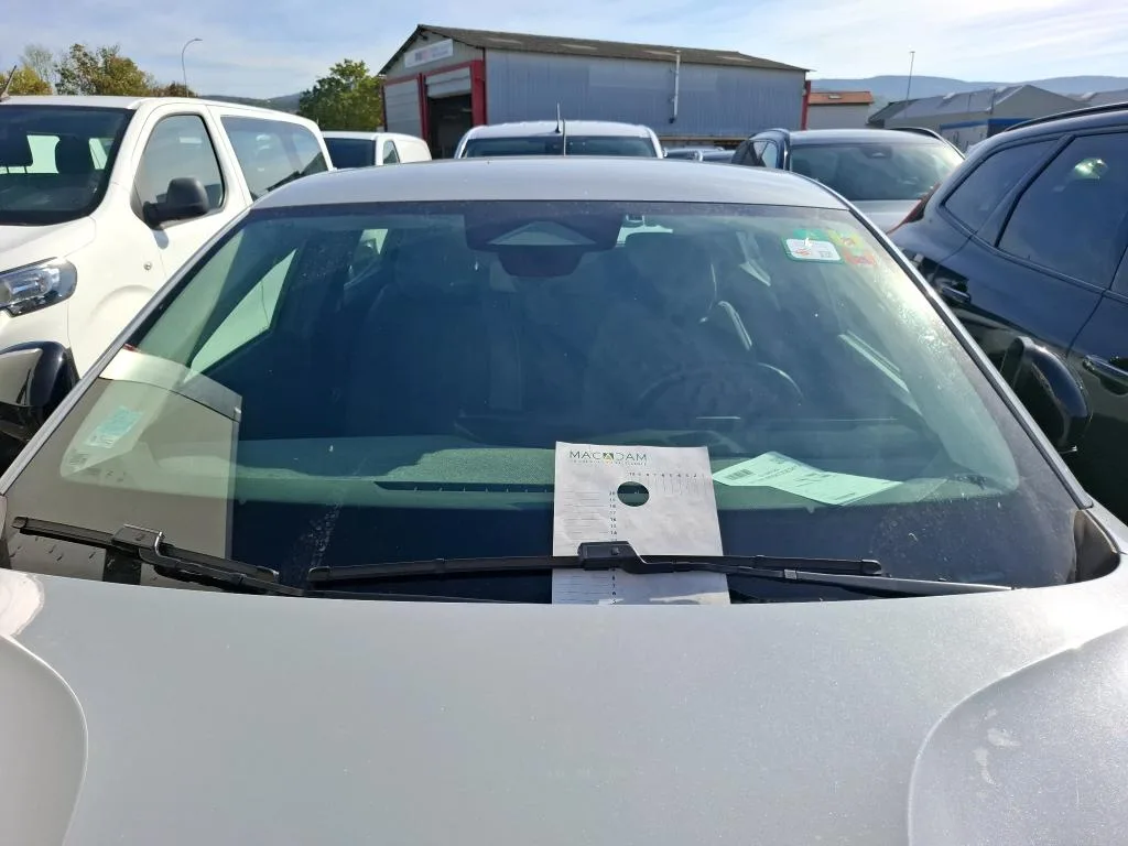 Renault Megane E-Tech — Para-brisas